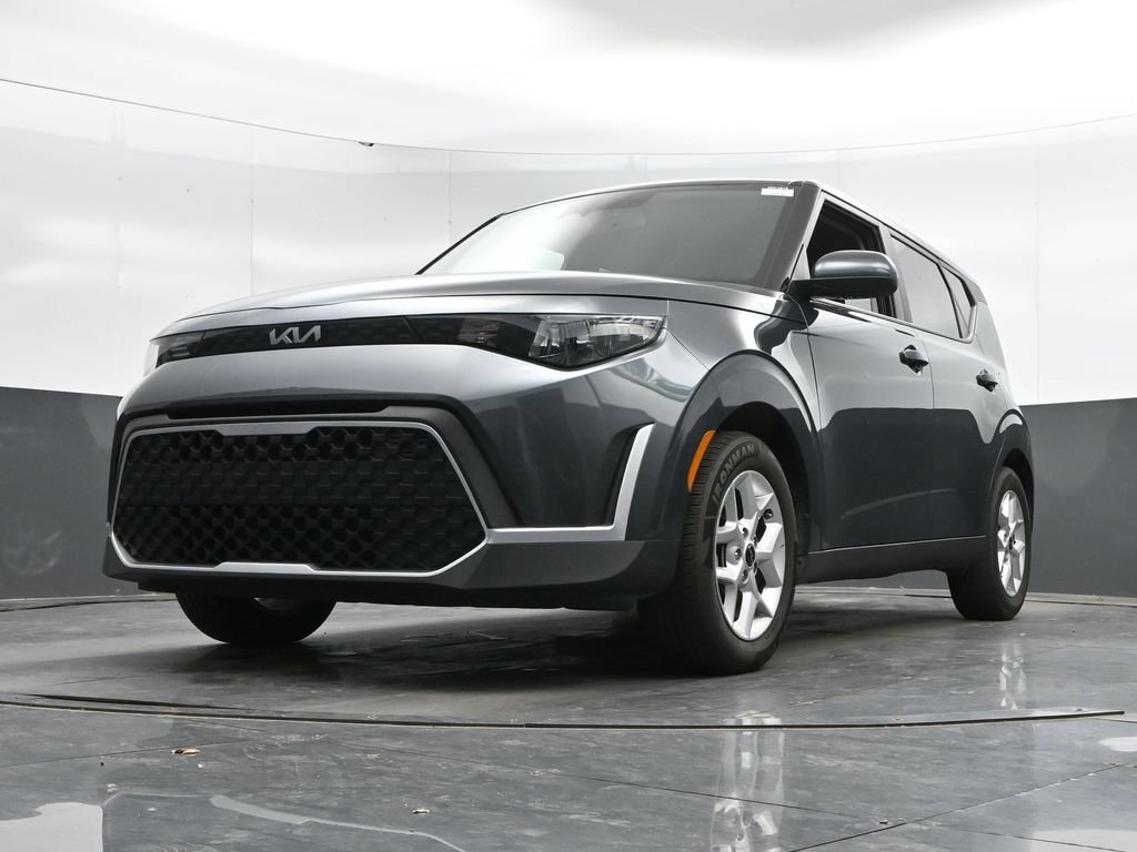 Used 2025 Kia Soul LX w/ LX Technology Package FWD image 41