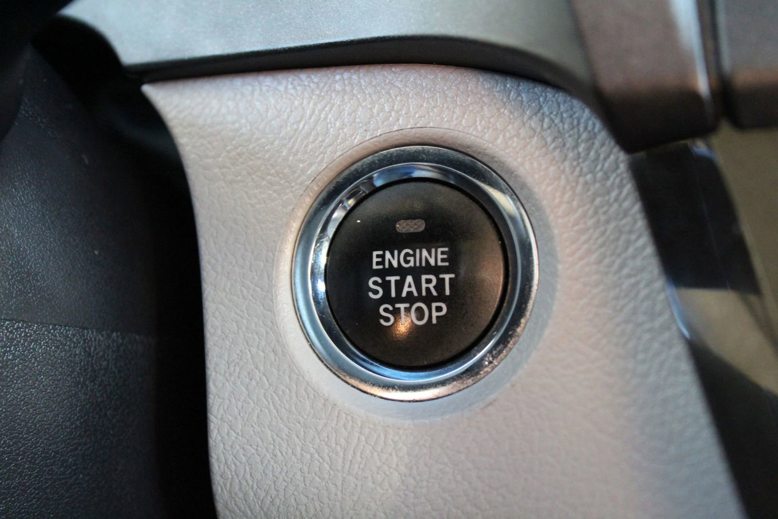 Used 2015 Toyota Sienna XLE w/ XLE Navigation Package FWD image 25