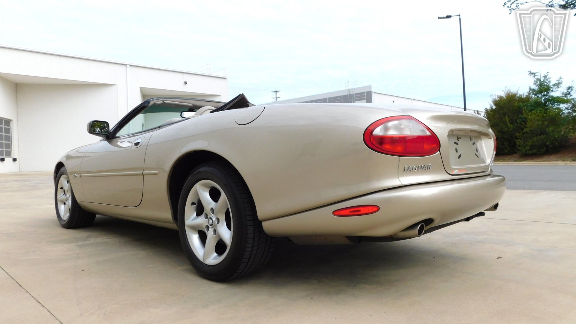 Used 2000 Jaguar XK8 Convertible RWD image 17