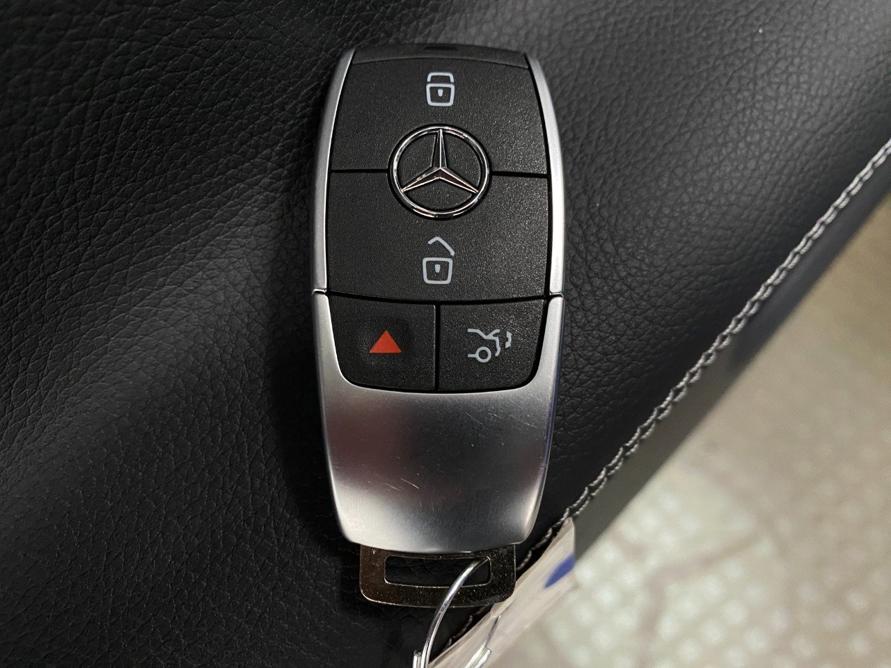 Used 2026 Mercedes-Benz GLB 250 4MATIC image 32
