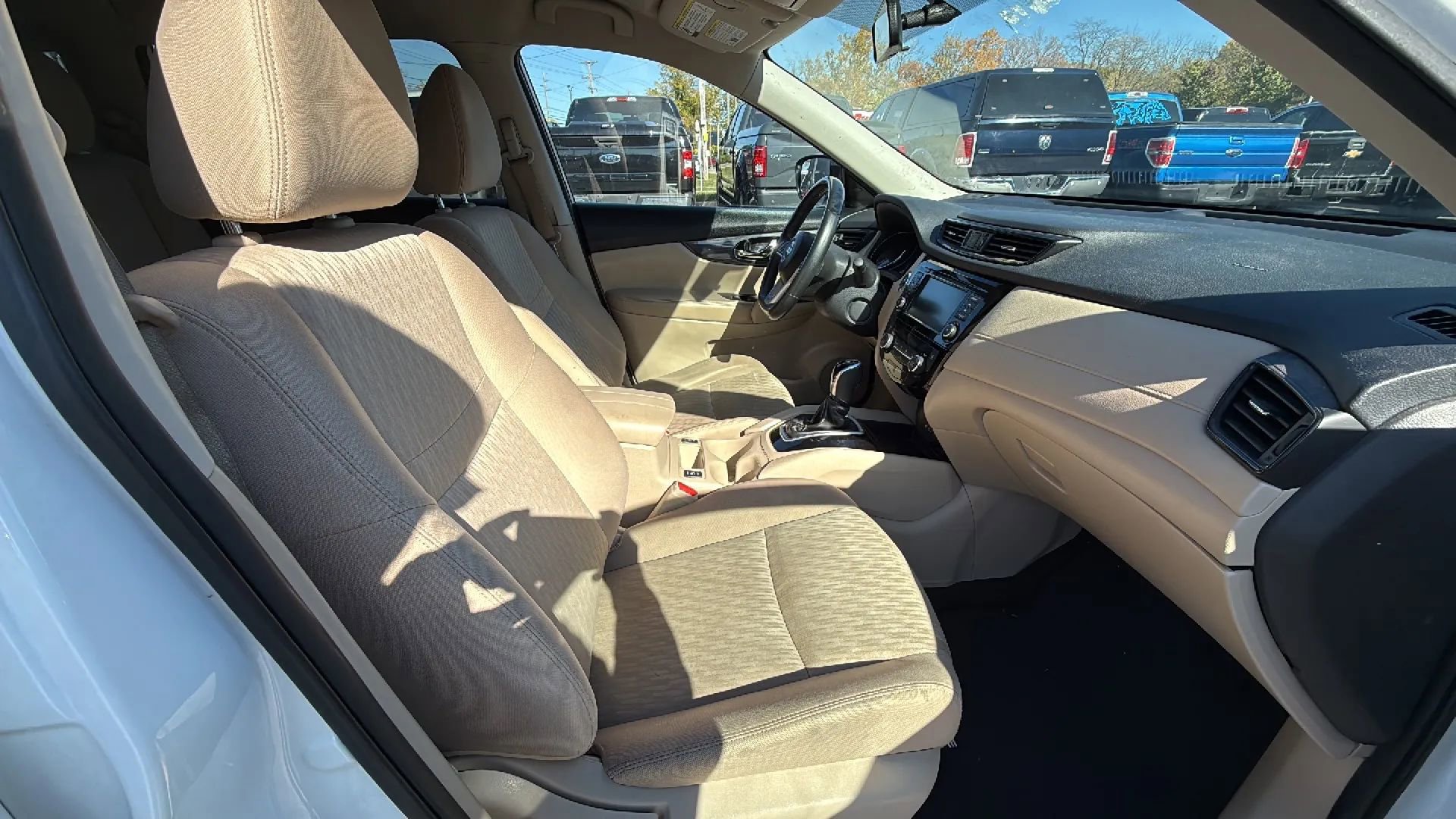 Used 2018 Nissan Rogue SV image 10