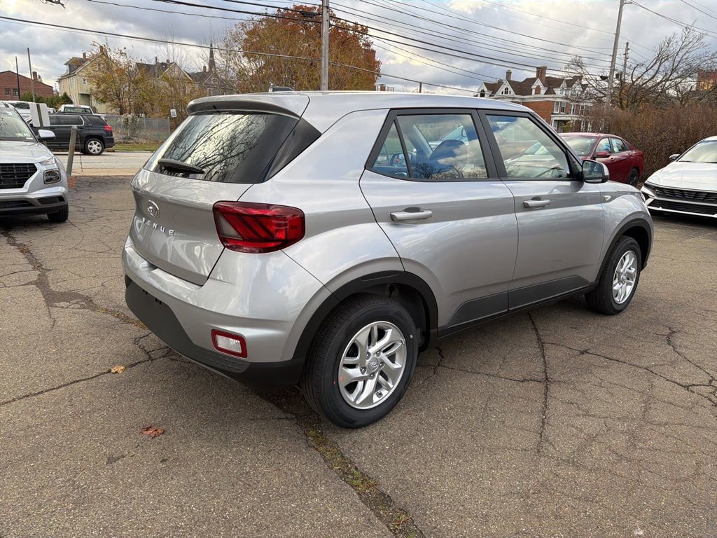 New 2026 Hyundai Venue SE image 7