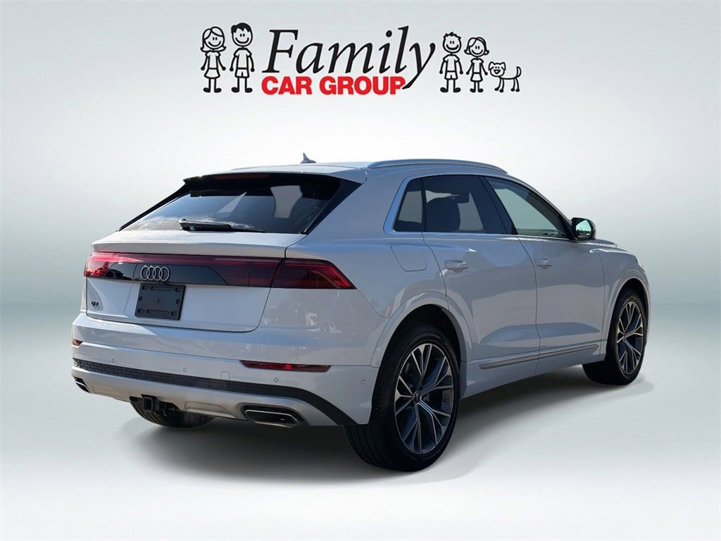 Used 2025 Audi Q8 Prestige image 3