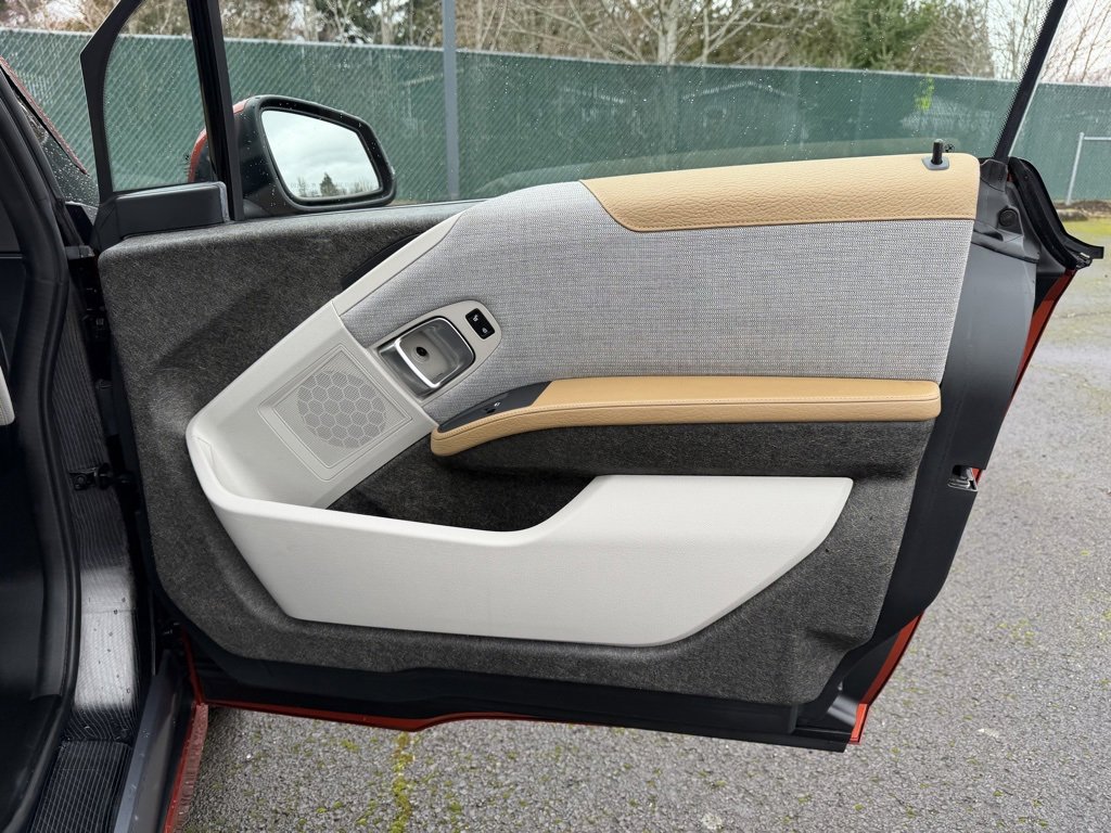 Used 2014 BMW i3 image 30