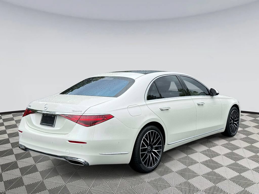 Used 2023 Mercedes-Benz S 580 4MATIC Sedan image 2