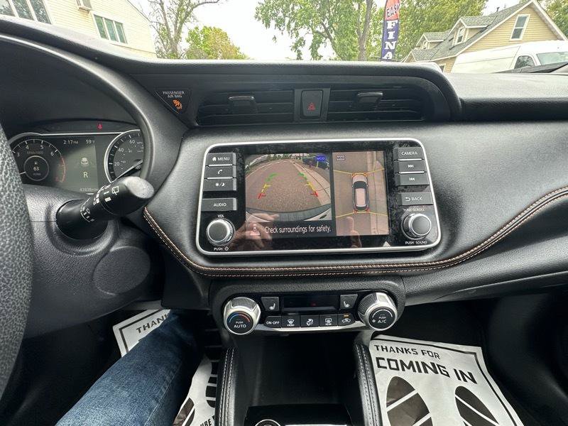 Used 2019 Nissan Kicks SR w/ SR Premium Package FWD image 13