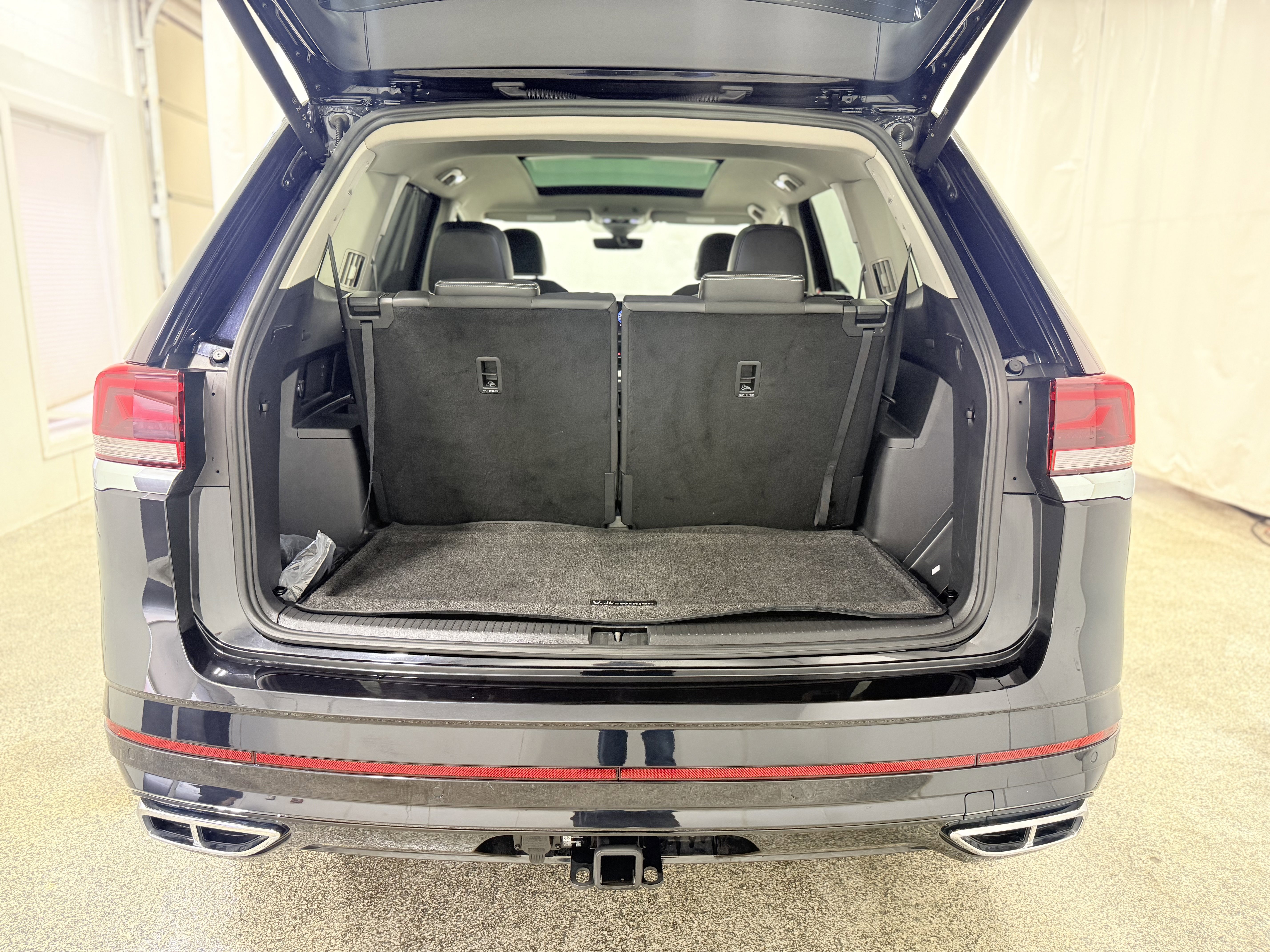 Used 2024 Volkswagen Atlas SEL Premium R-Line image 10