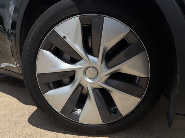 Used 2023 Tesla Model Y Long Range AWD/4WD image 9
