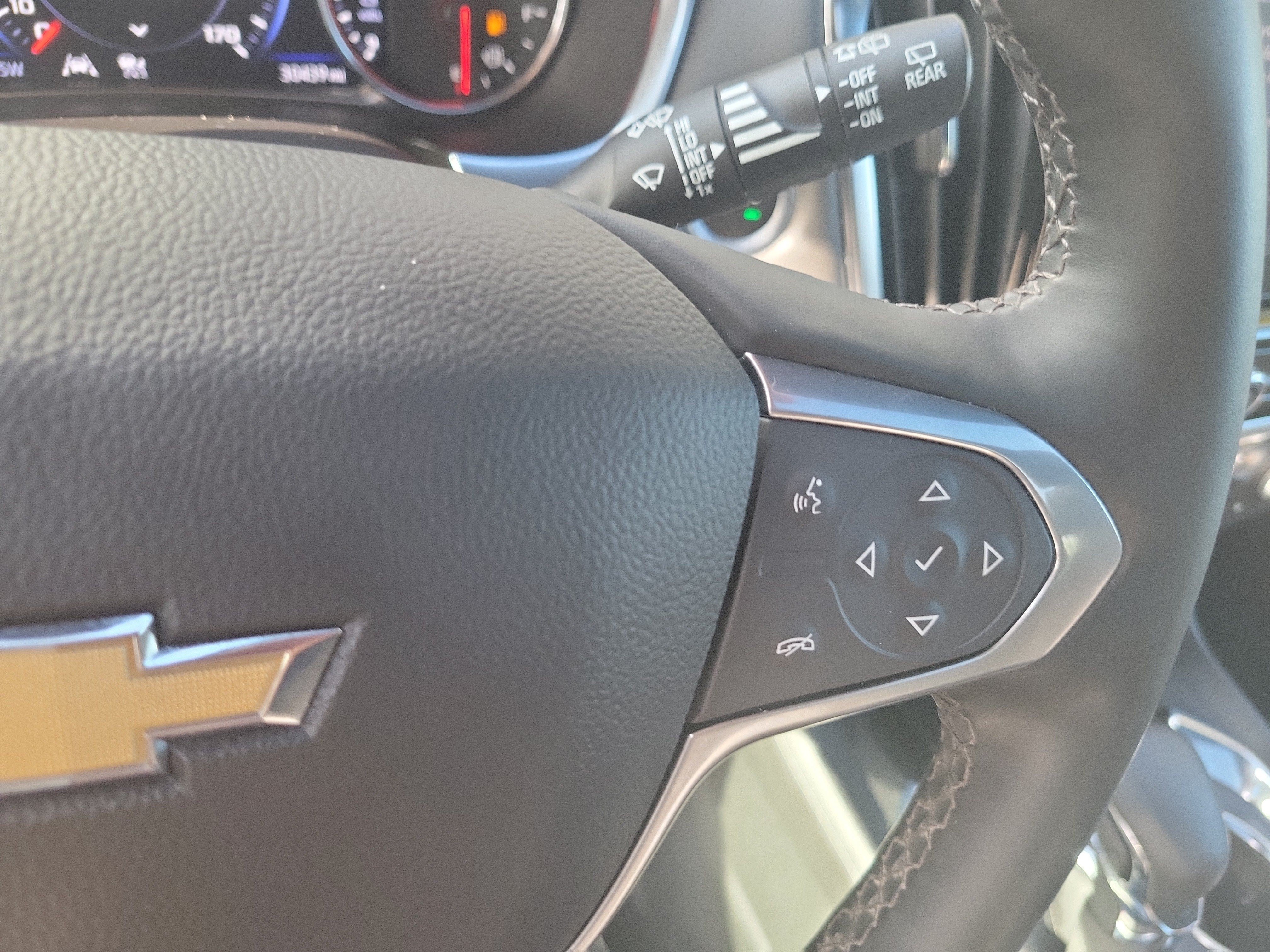 Used 2023 Chevrolet Traverse High Country FWD image 33