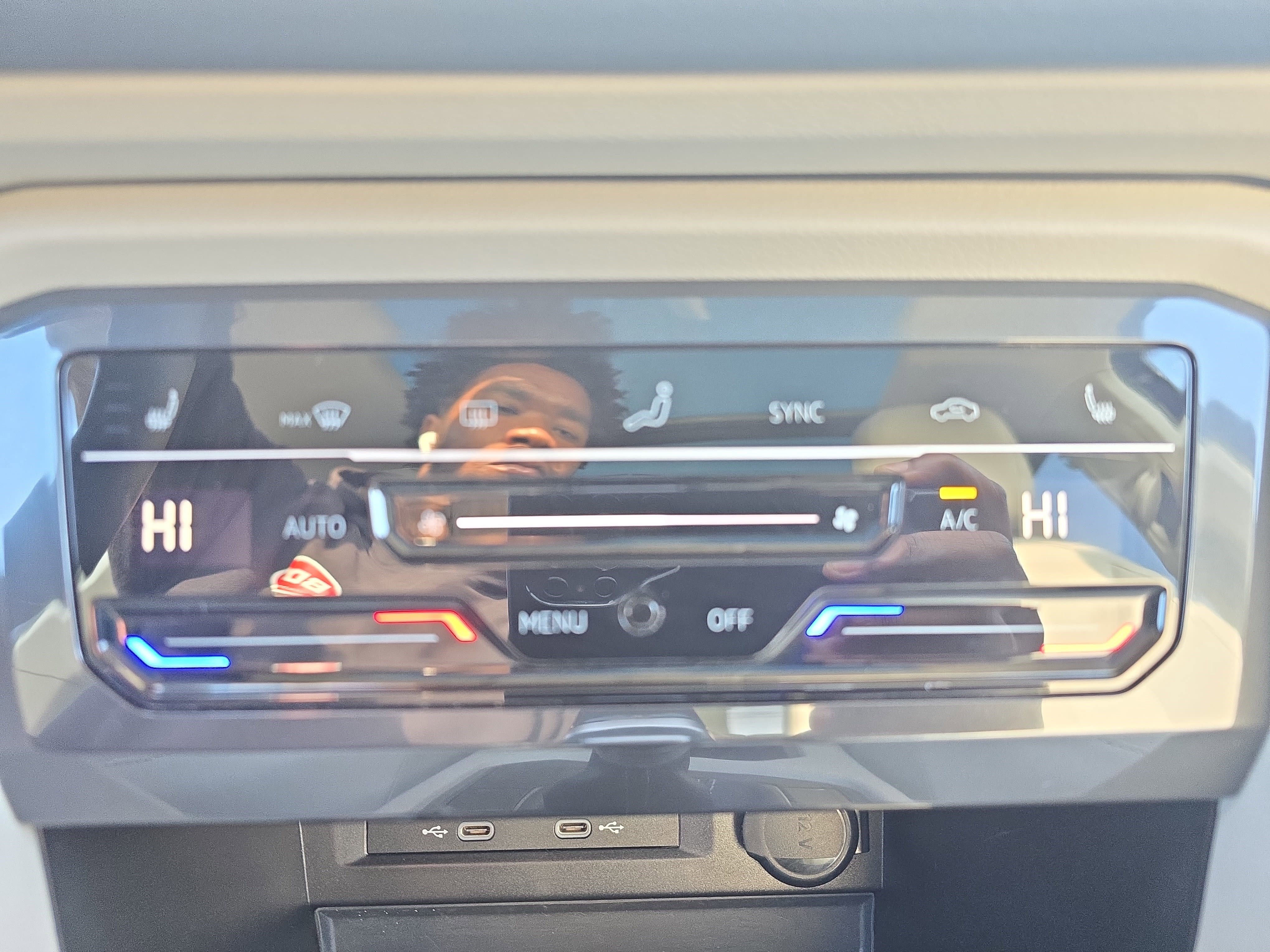 Used 2022 Volkswagen Tiguan SE image 19