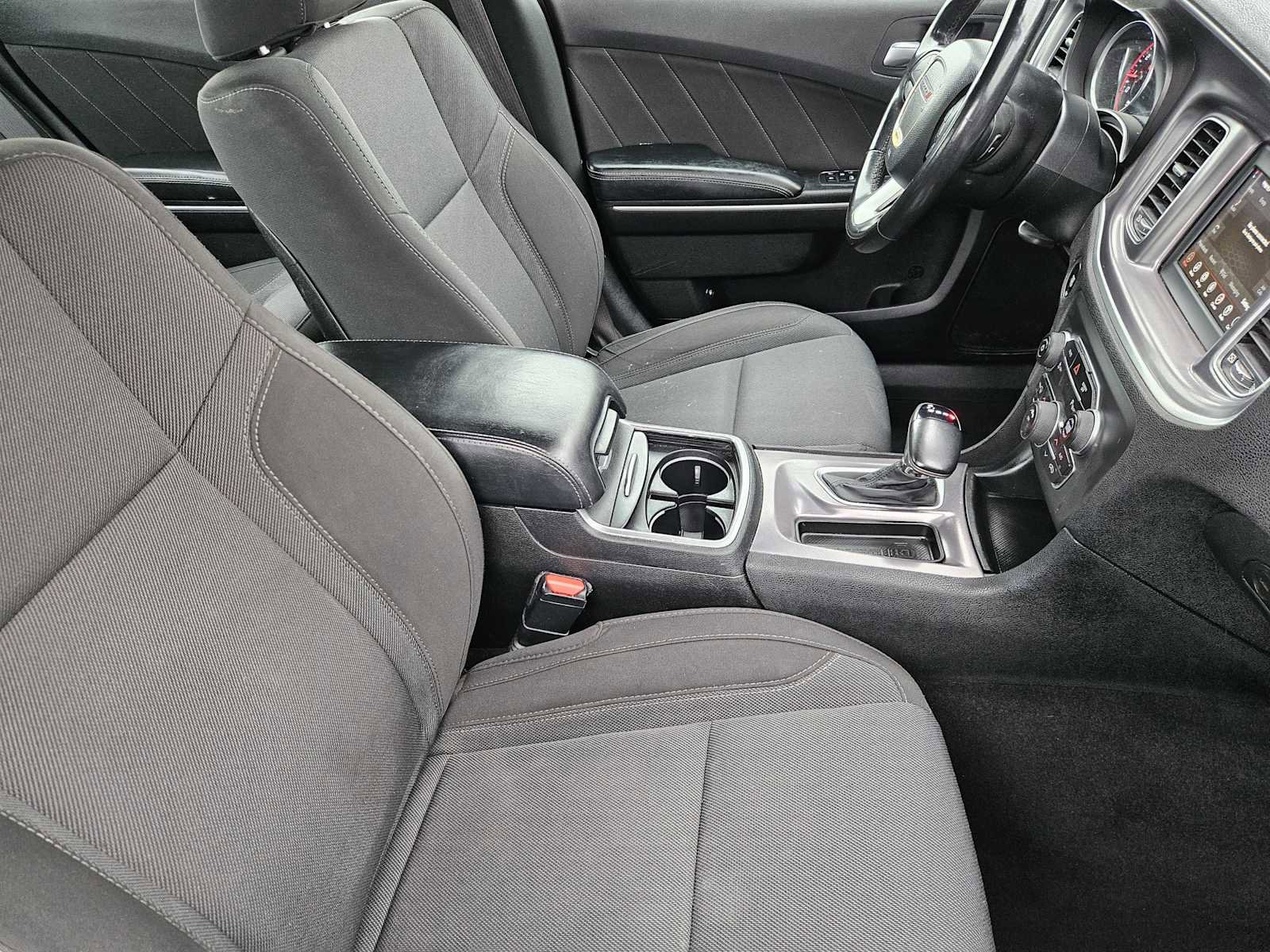 Used 2019 Dodge Charger SXT RWD image 13