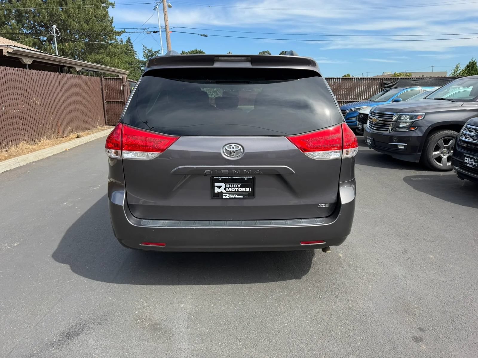 Used 2013 Toyota Sienna XLE FWD image 5