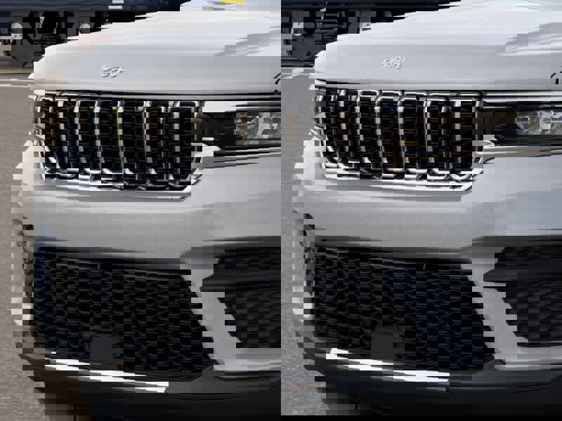 New 2025 Jeep Grand Cherokee Laredo X image 11