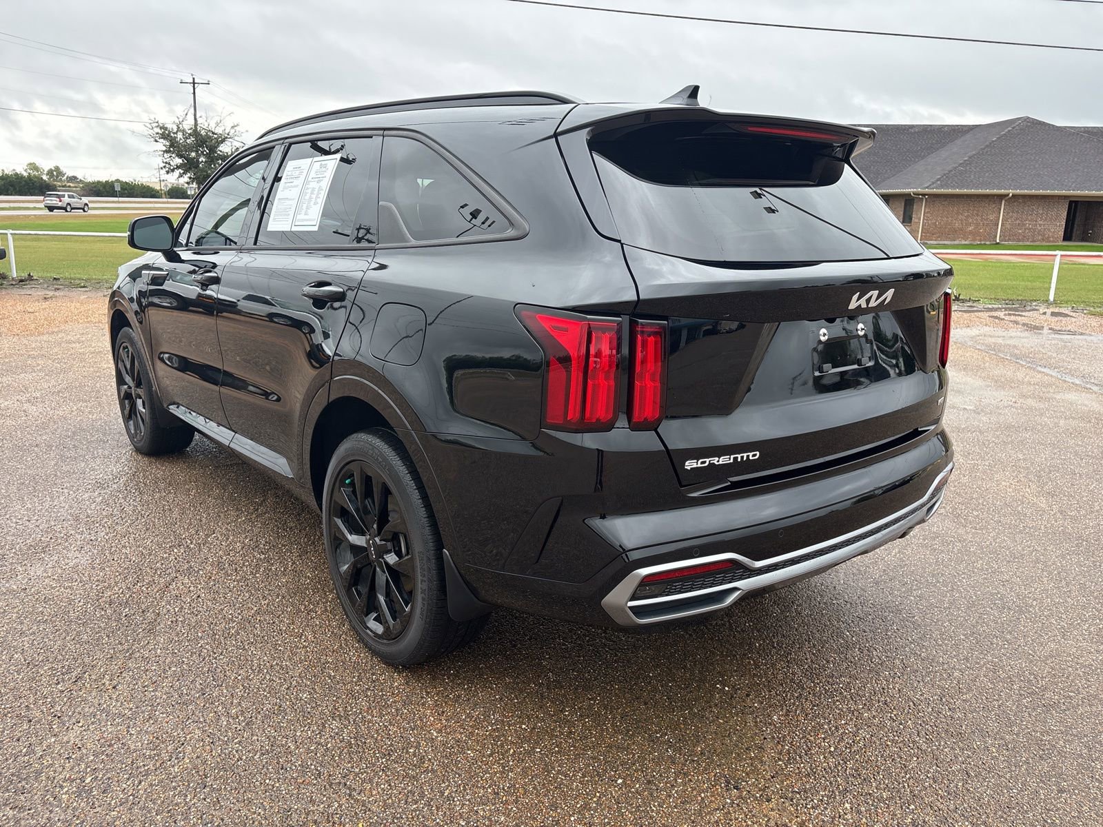 Used 2023 Kia Sorento X-Line EX image 3