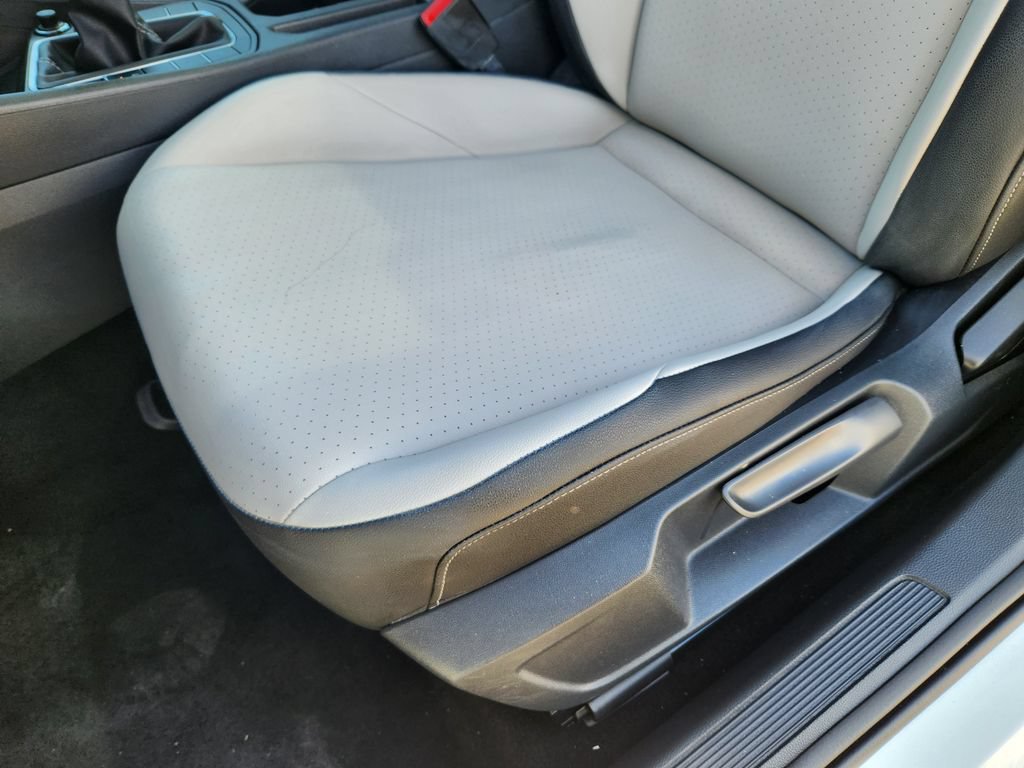 Certified 2020 Volkswagen Jetta R-Line w/ R-Line Cold Weather Package FWD image 20