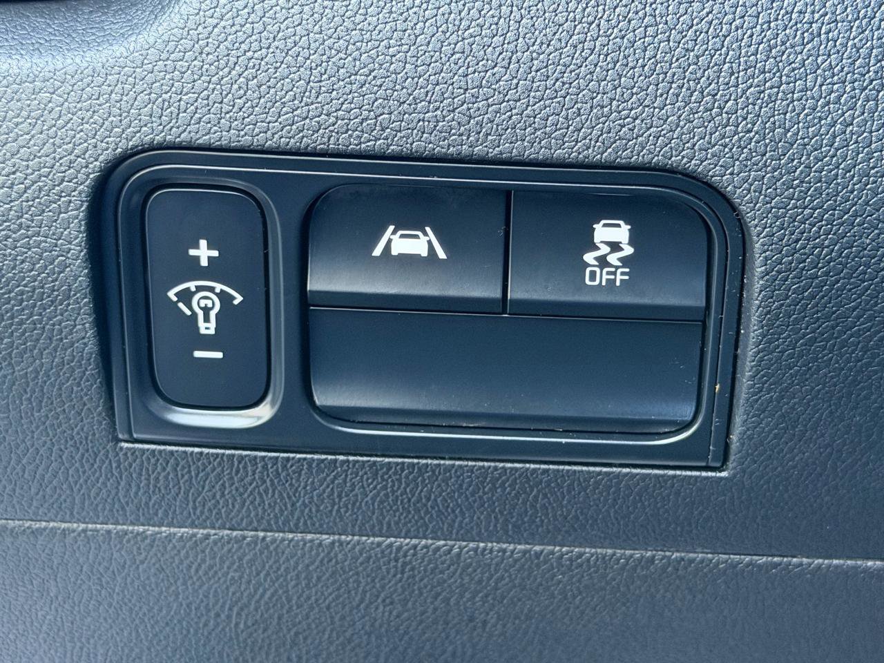 Used 2021 Kia Sorento LX FWD image 18