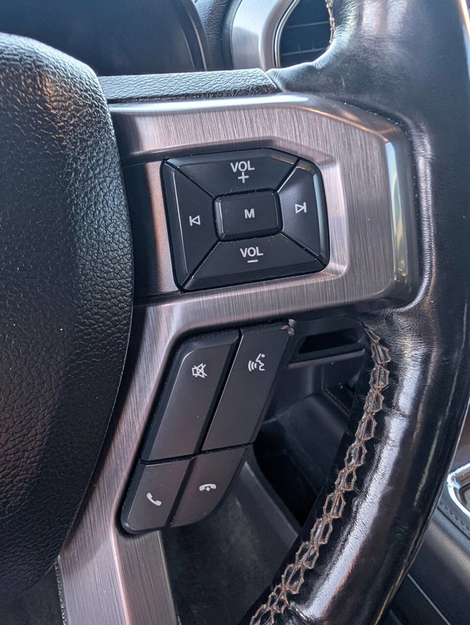 Used 2018 Ford Expedition Platinum AWD/4WD image 19