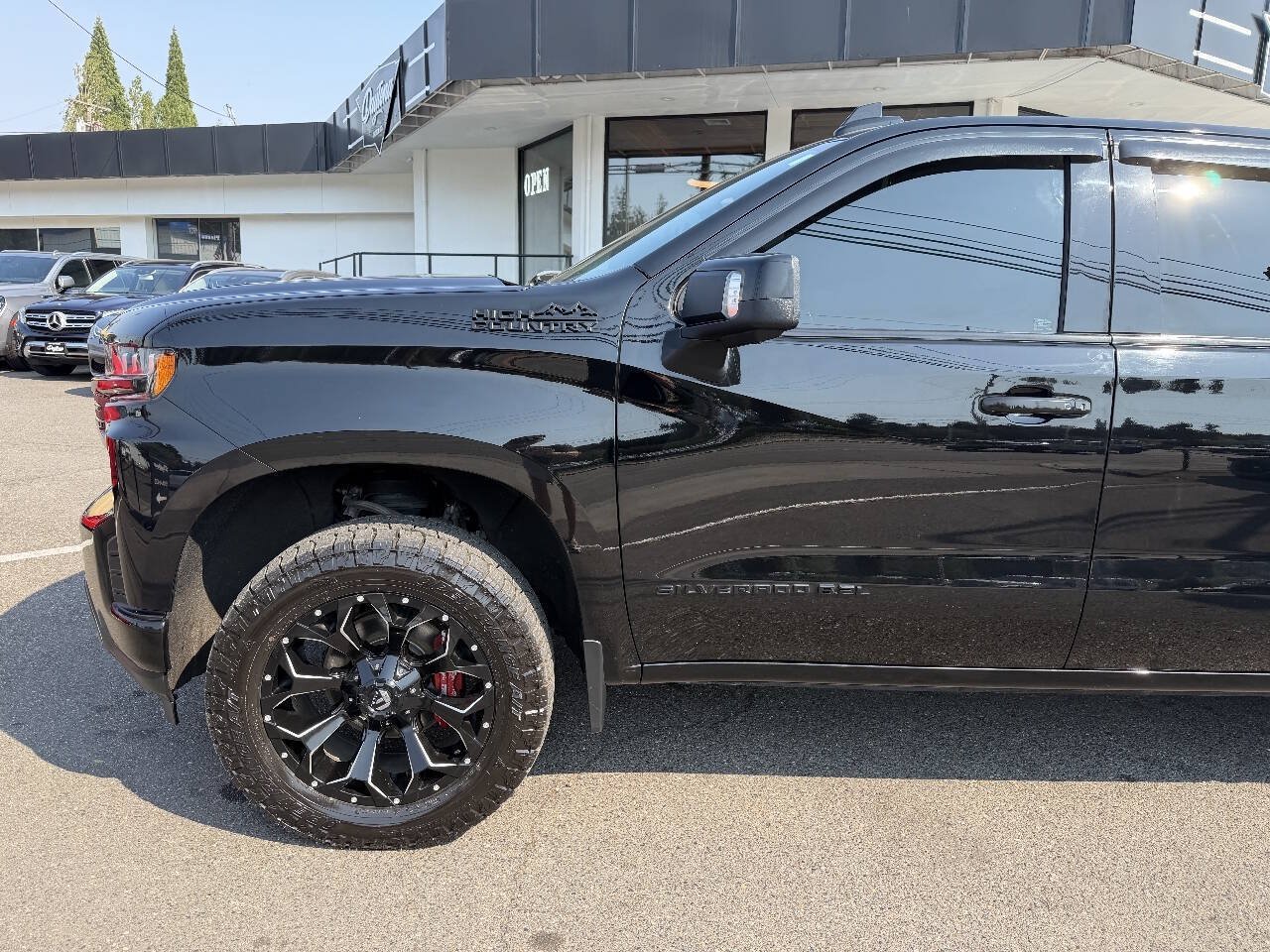 Used 2019 Chevrolet Silverado 1500 High Country w/ High Country Premium Package AWD/4WD image 13