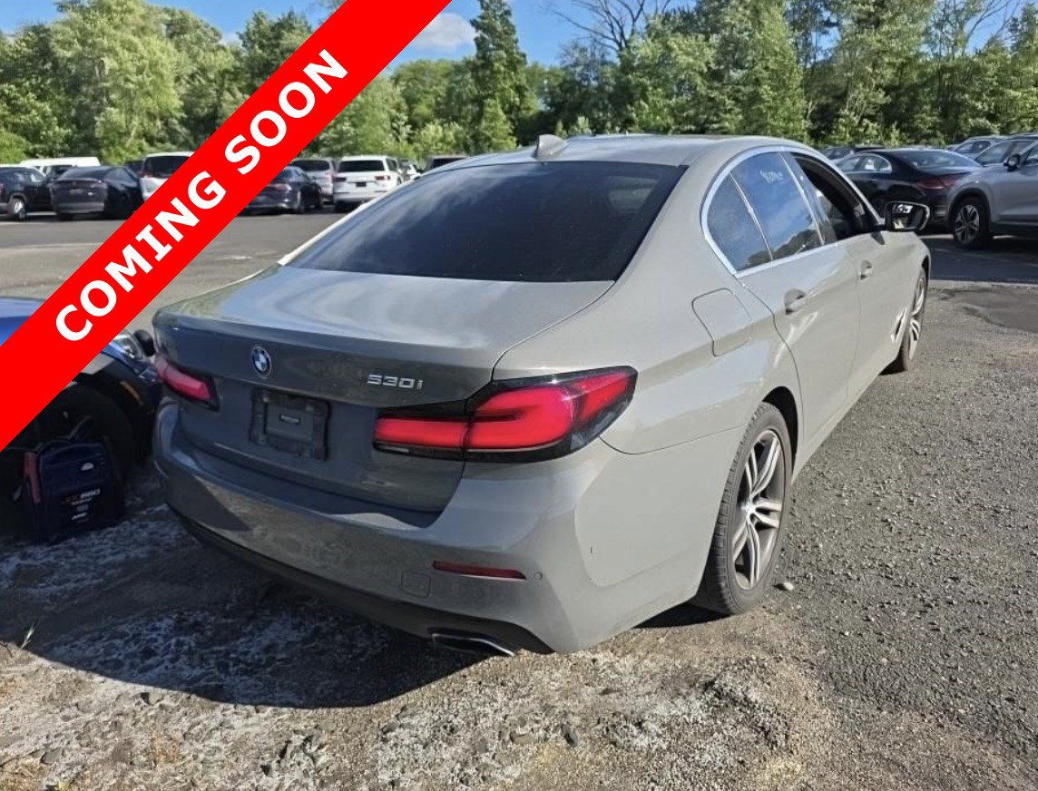 Used 2021 BMW 530i xDrive w/ Premium Package AWD/4WD image 3