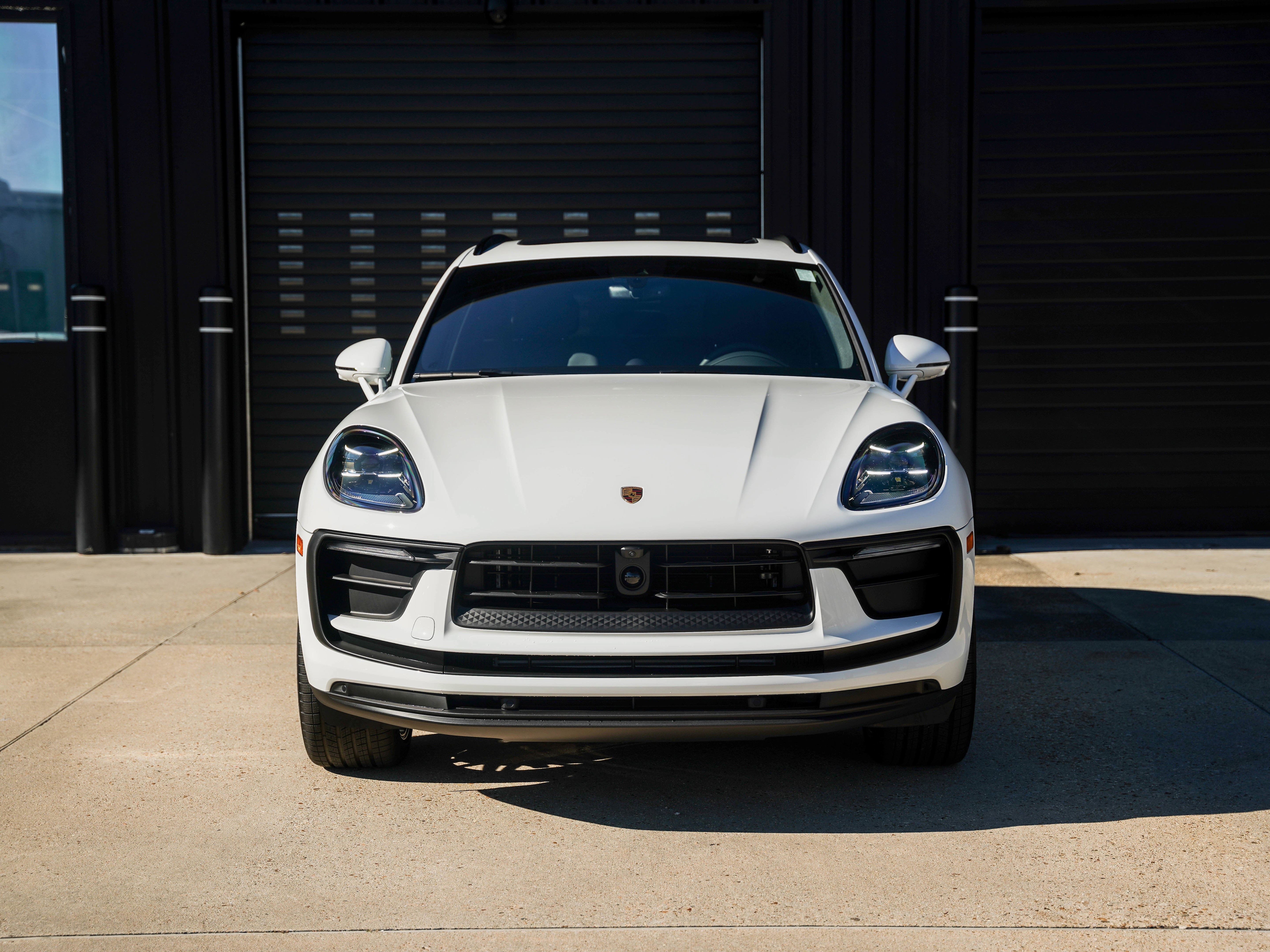 Certified 2026 Porsche Macan AWD/4WD image 6