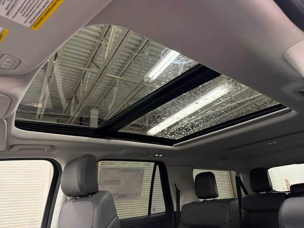 New 2025 Ford Expedition Max Active RWD image 9