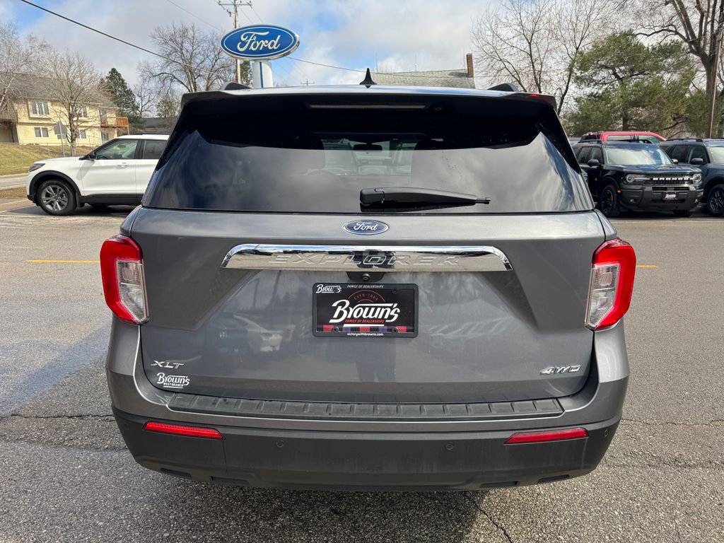 Used 2022 Ford Explorer XLT image 6