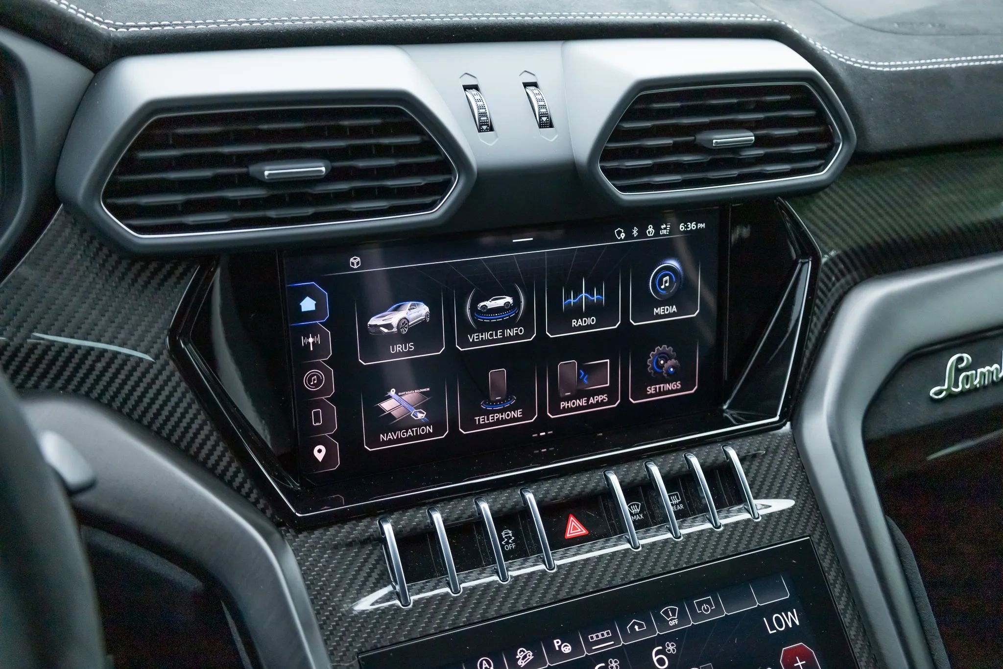 Used 2024 Lamborghini Urus Performante AWD/4WD image 61