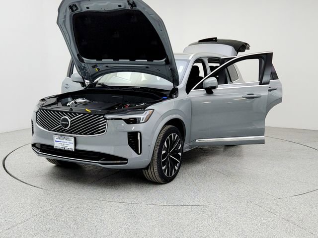 New 2026 Volvo XC90 B6 Plus w/ Protection Package Premier image 9