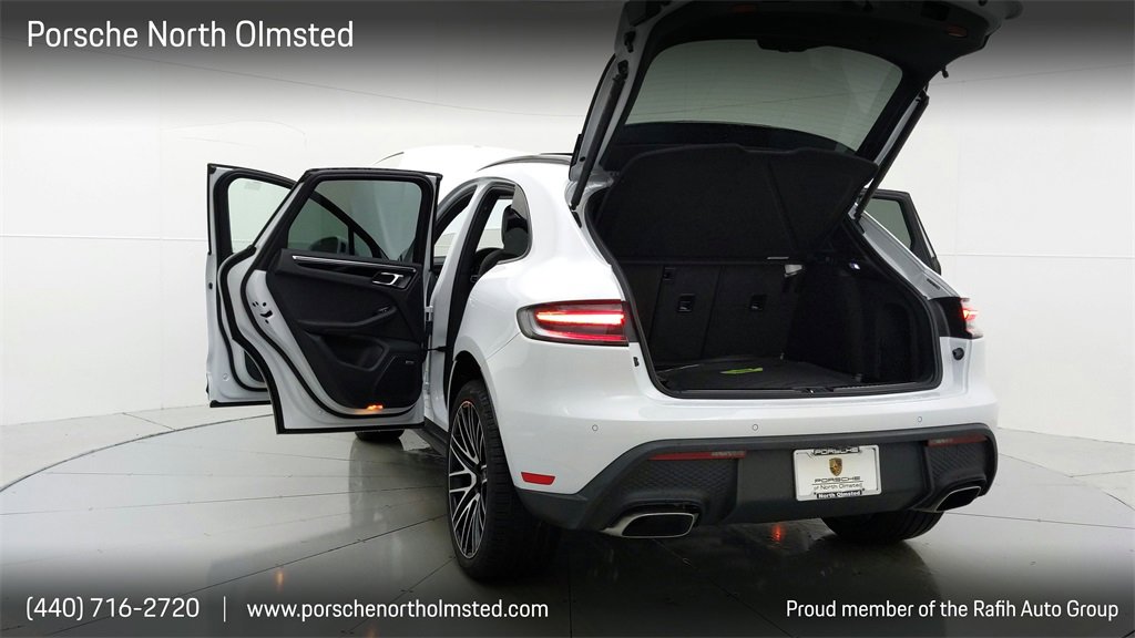 Used 2022 Porsche Macan image 15