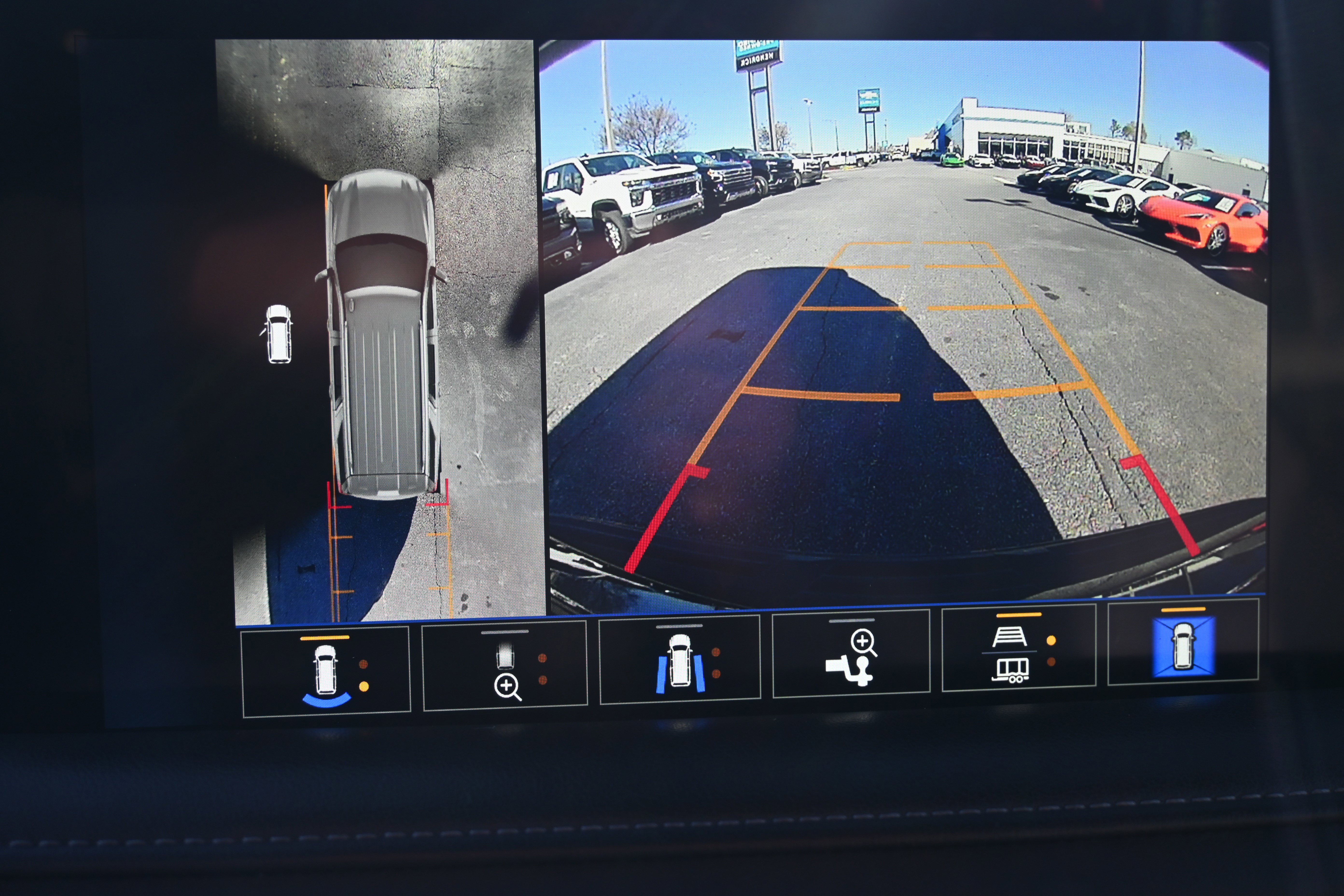 Used 2022 Chevrolet Tahoe Z71 w/ Luxury Package image 26