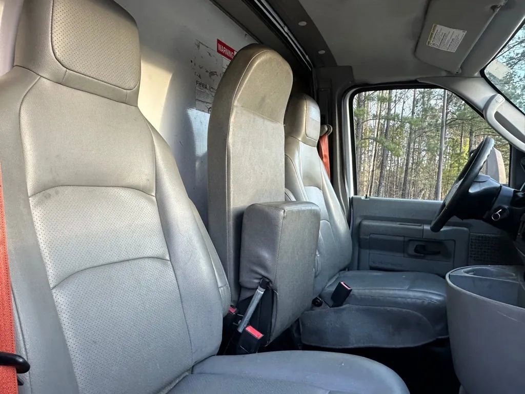 Used 2016 Ford E-350 and Econoline 350 Super Duty image 28