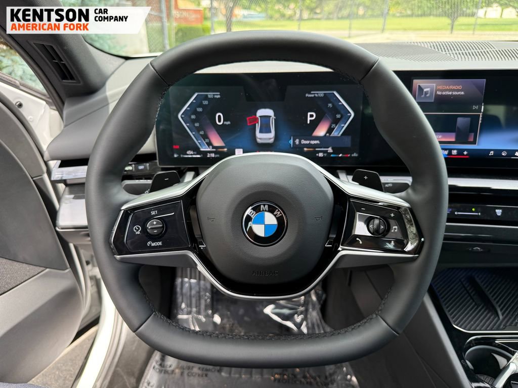 Used 2025 BMW 530i xDrive 530i xDrive image 16