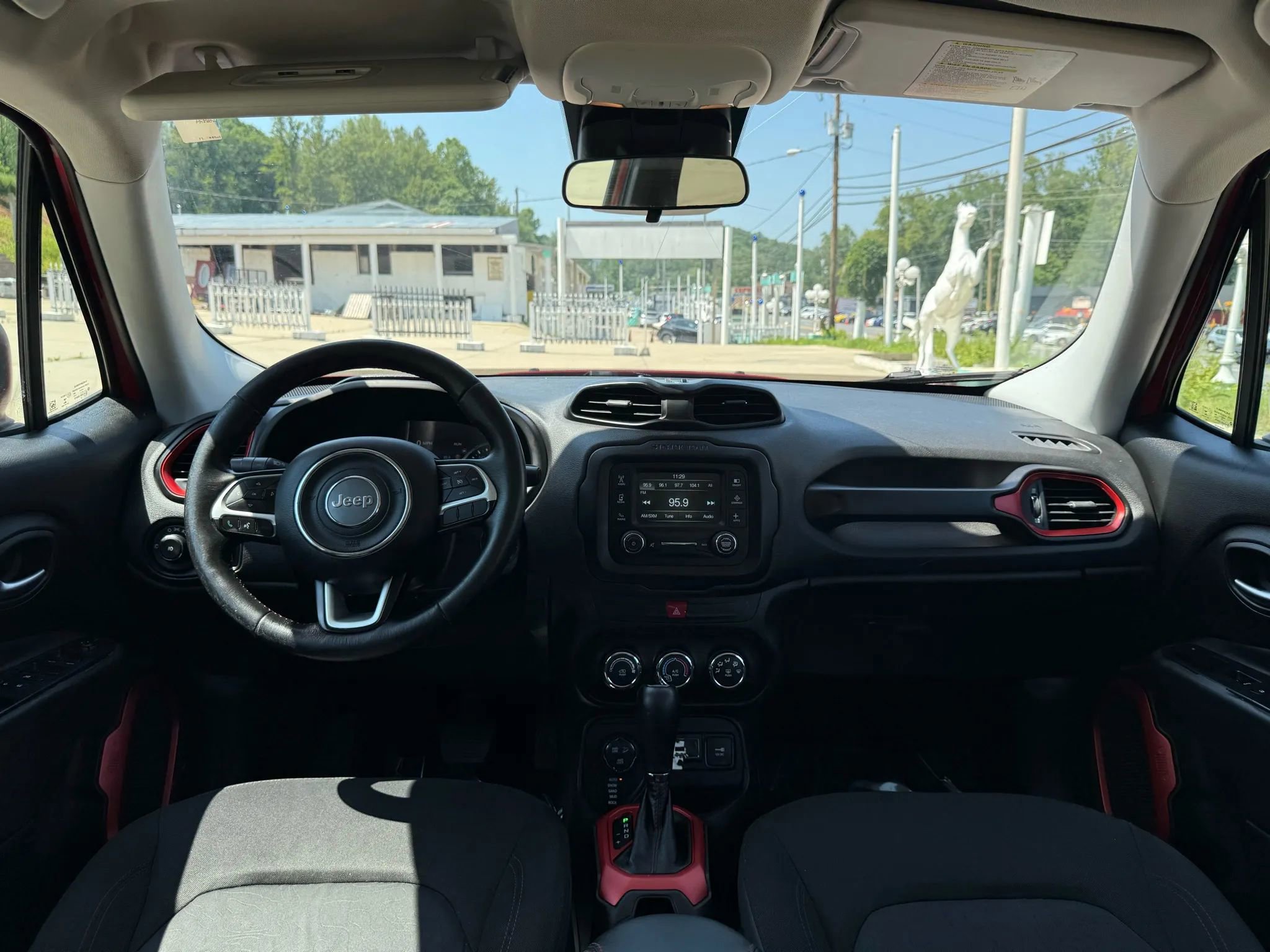 Used 2016 Jeep Renegade Trailhawk image 28