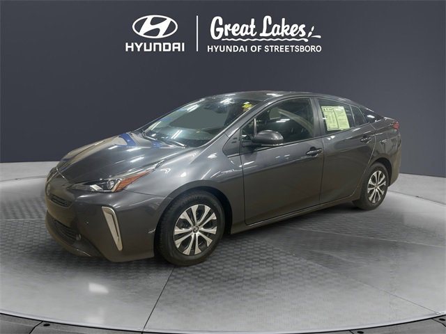 Used 2021 Toyota Prius XLE video 1