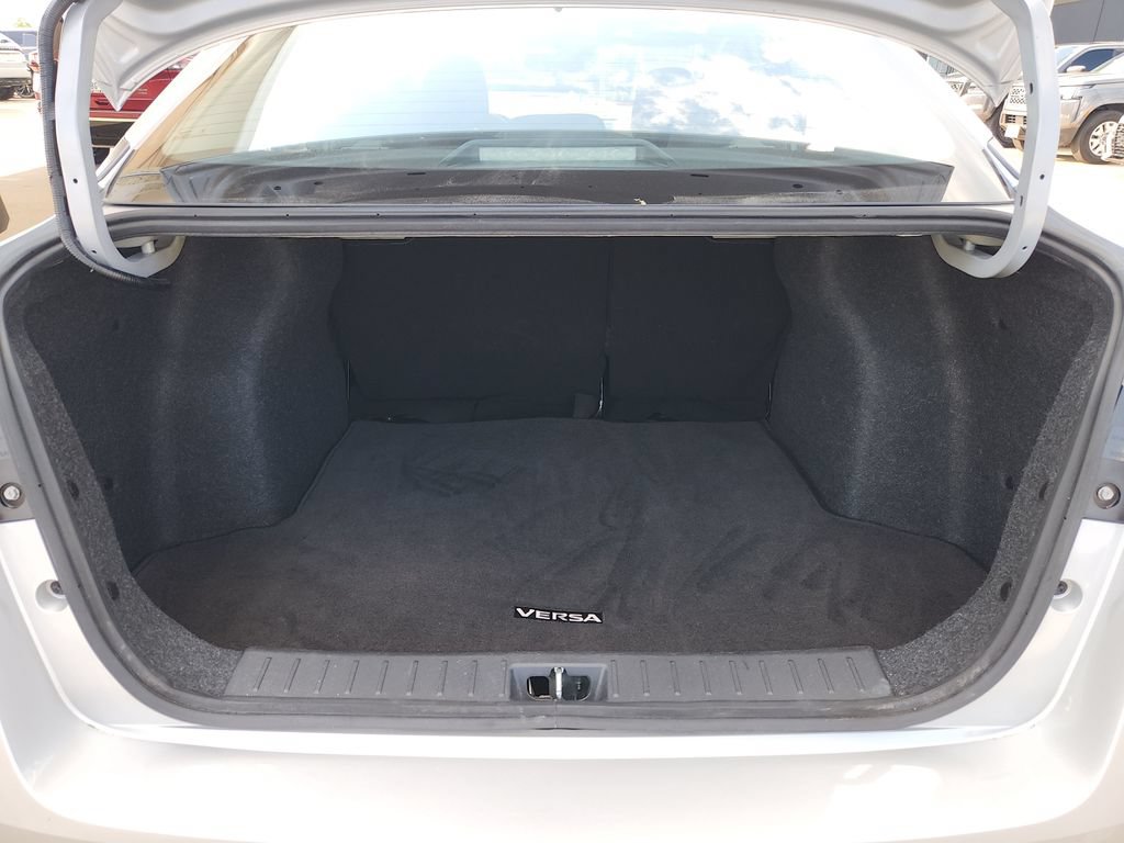 Used 2025 Nissan Versa SV FWD image 14