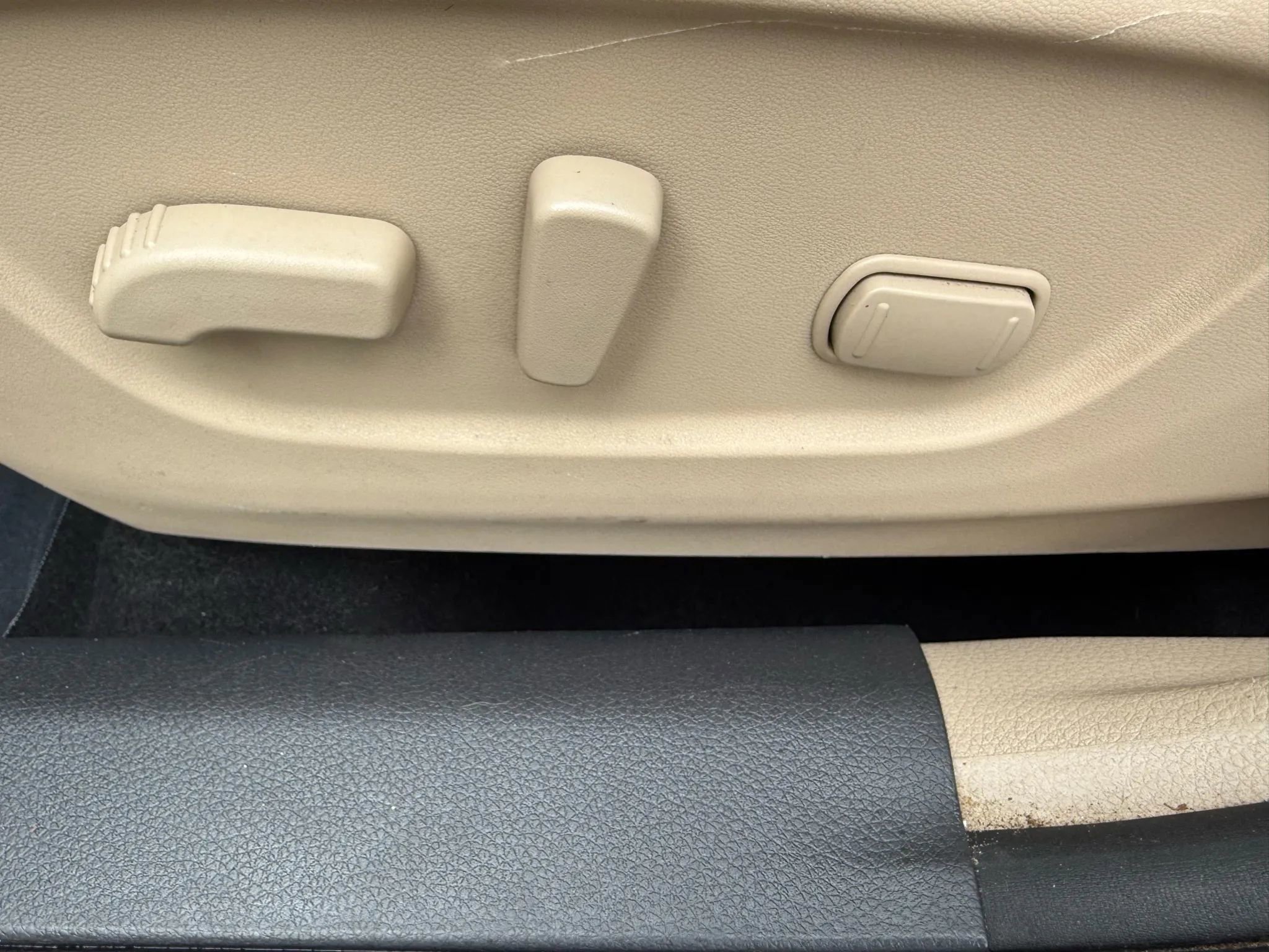 Used 2016 Nissan Rogue SL w/ SL Premium Package image 17