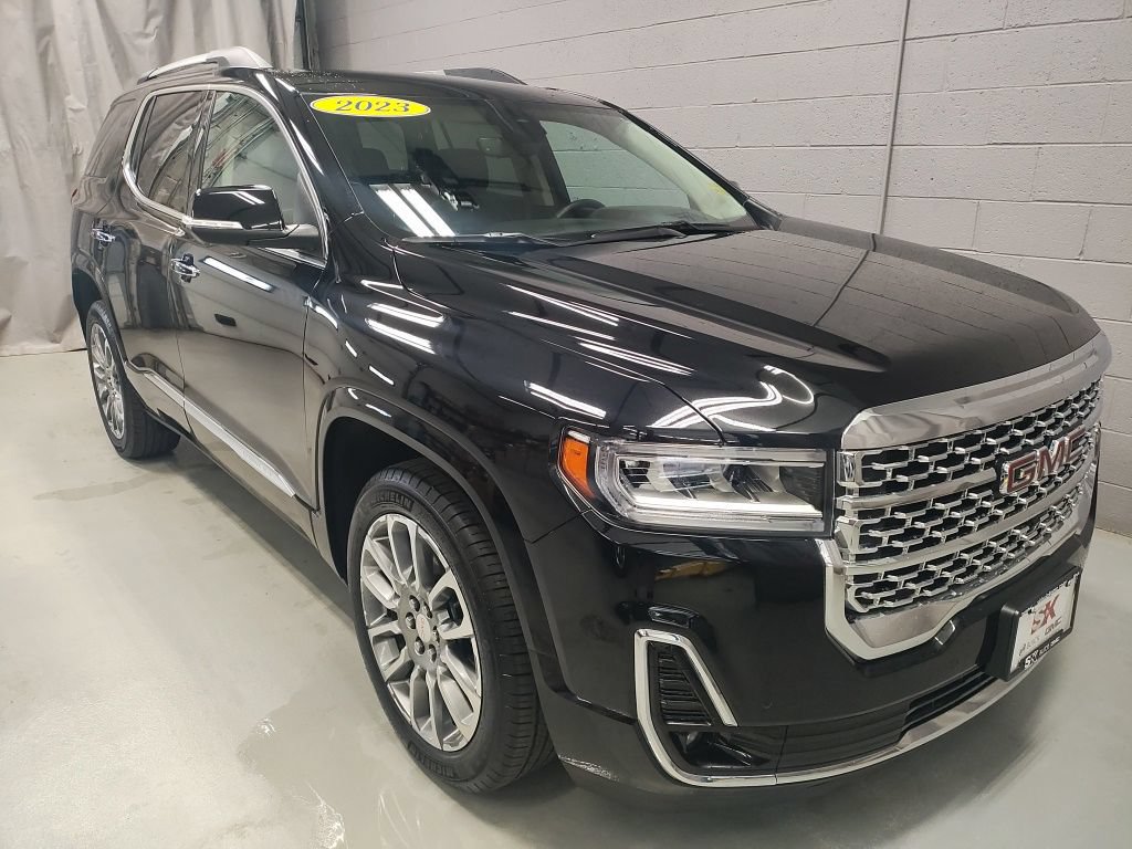 Used 2023 GMC Acadia Denali w/ Denali Technology Package FWD image 5