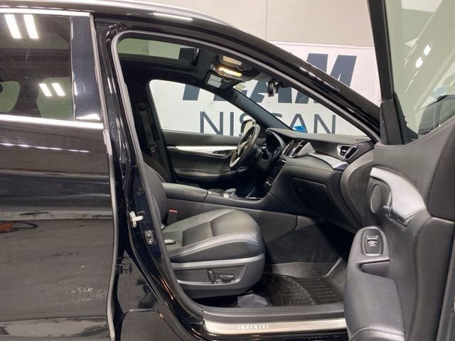 Used 2021 INFINITI QX50 Luxe w/ Appearance Package image 31