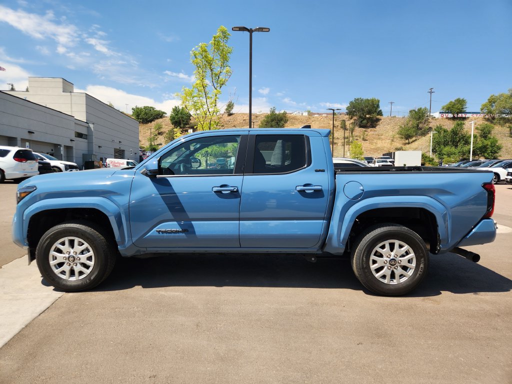 Used 2026 Toyota Tacoma SR5 AWD/4WD image 4
