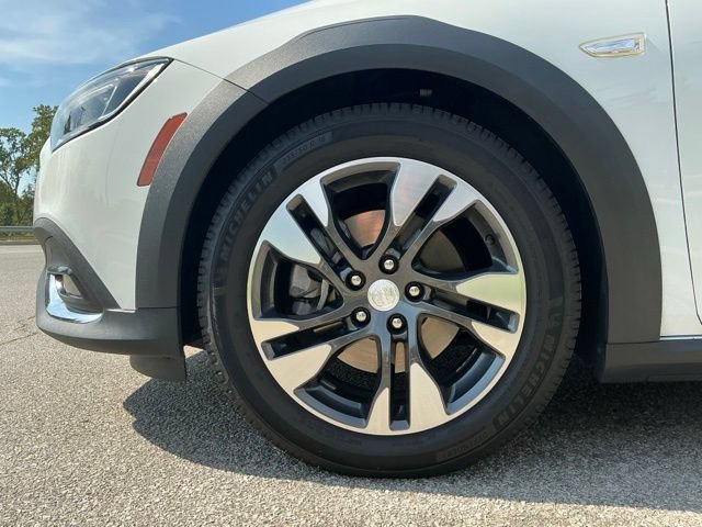 Used 2019 Buick Regal Essence w/ Driver Confidence Package I AWD/4WD image 14