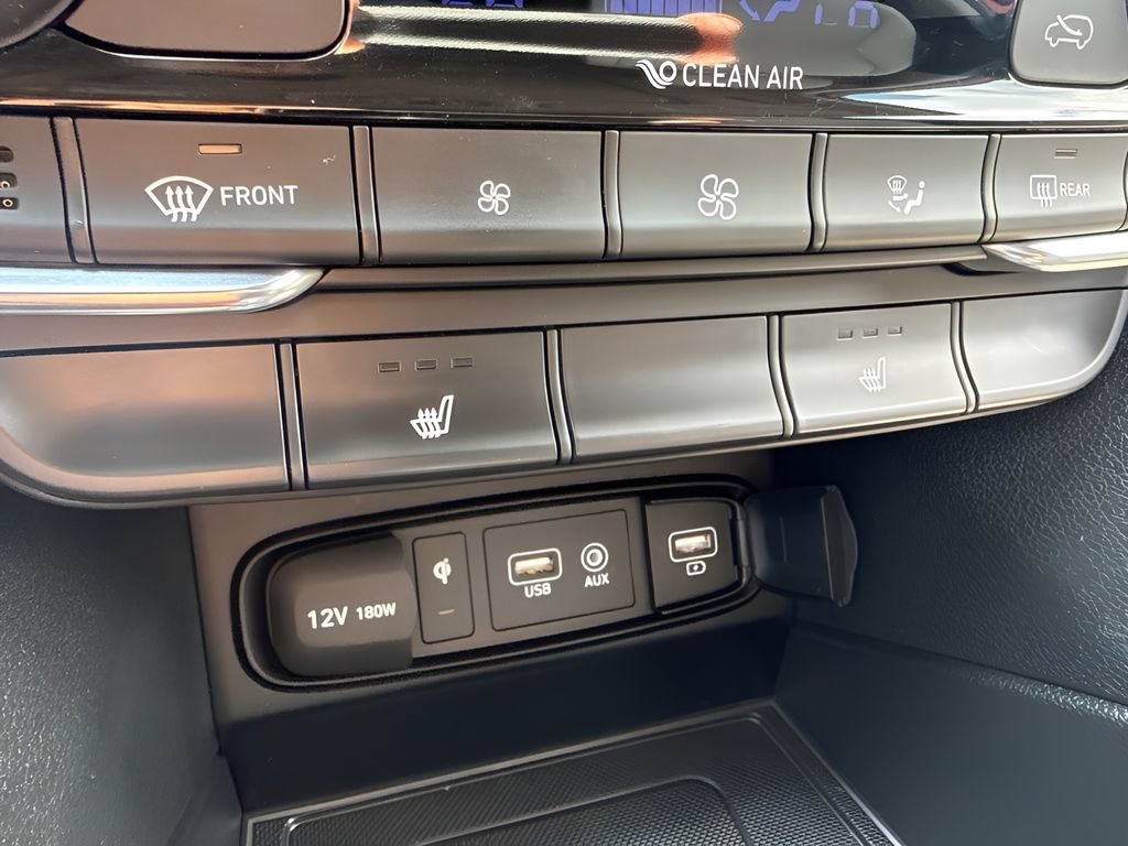 Used 2020 Hyundai Santa Fe SEL FWD image 18