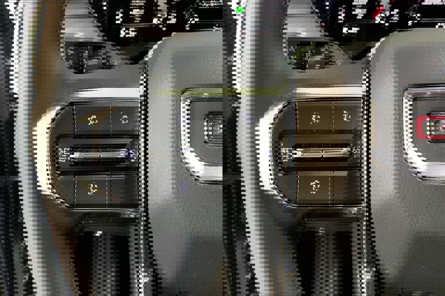 Used 2025 GMC Acadia Elevation FWD image 18