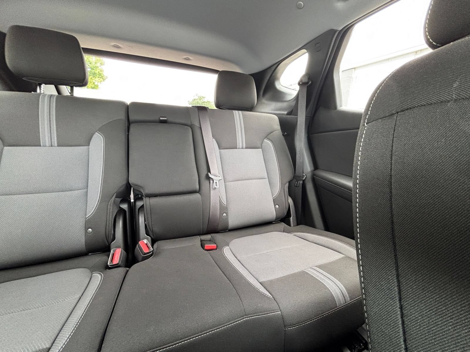 Used 2025 Chevrolet Blazer LT FWD image 37