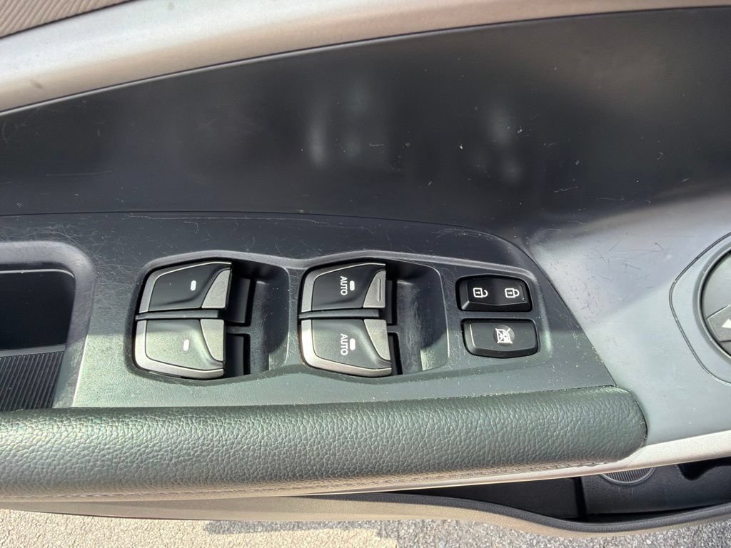 Used 2016 Hyundai Santa Fe Sport FWD image 25