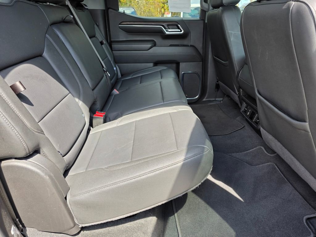 Used 2024 GMC Sierra 1500 SLT AWD/4WD image 13