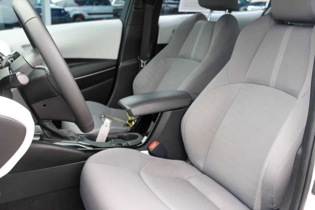 Used 2024 Toyota Corolla SE w/ SE Premium Package FWD image 5
