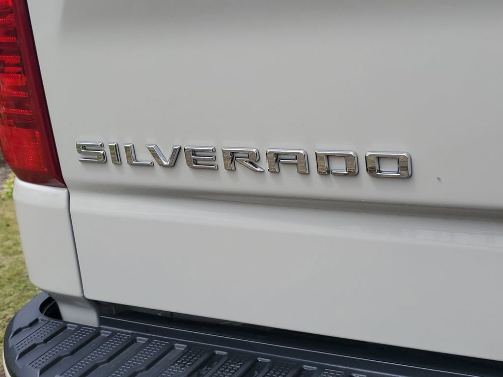 Used 2026 Chevrolet Silverado 1500 Custom w/ Turbomax Blackout Package RWD image 8
