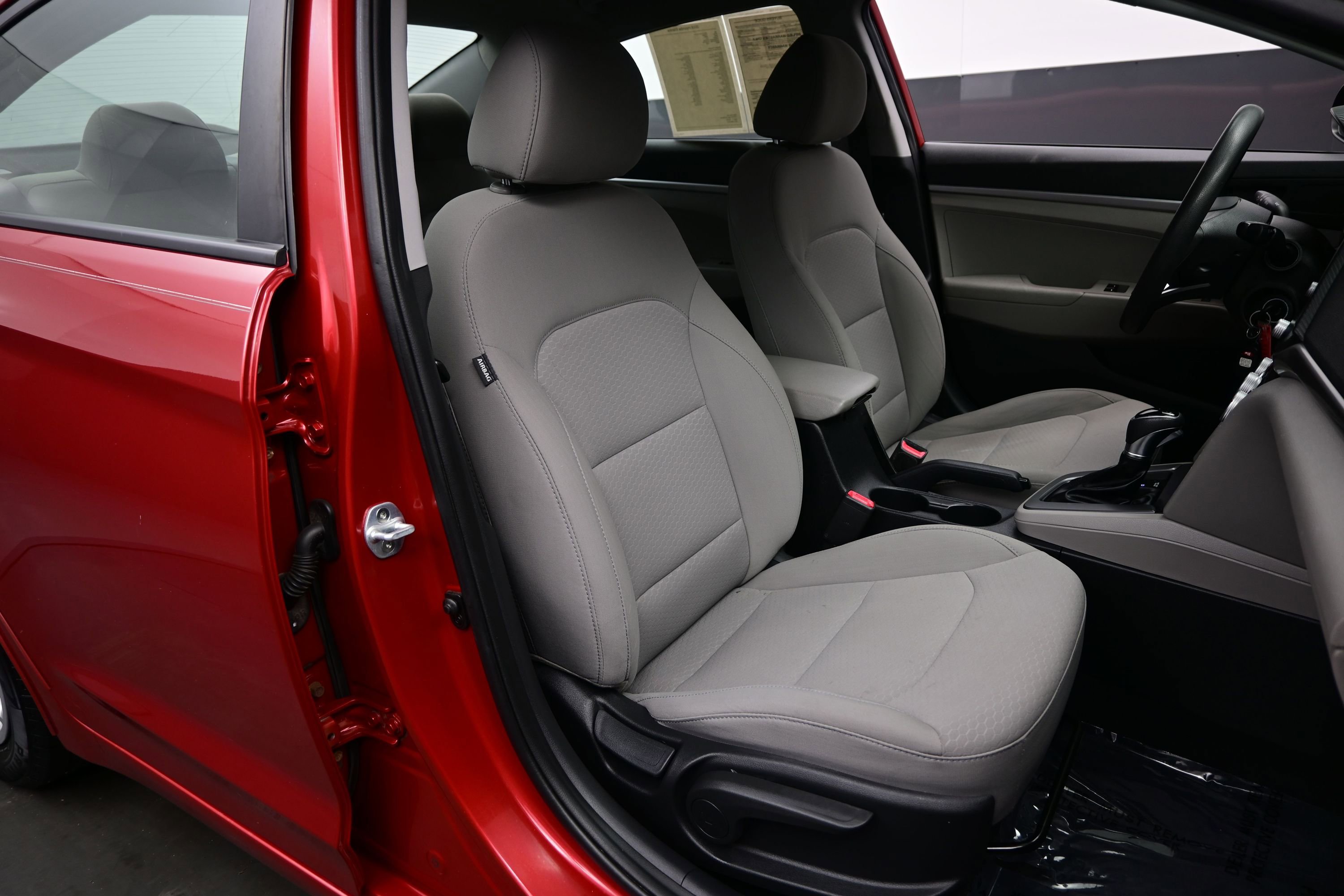 Used 2019 Hyundai Elantra SE FWD image 12