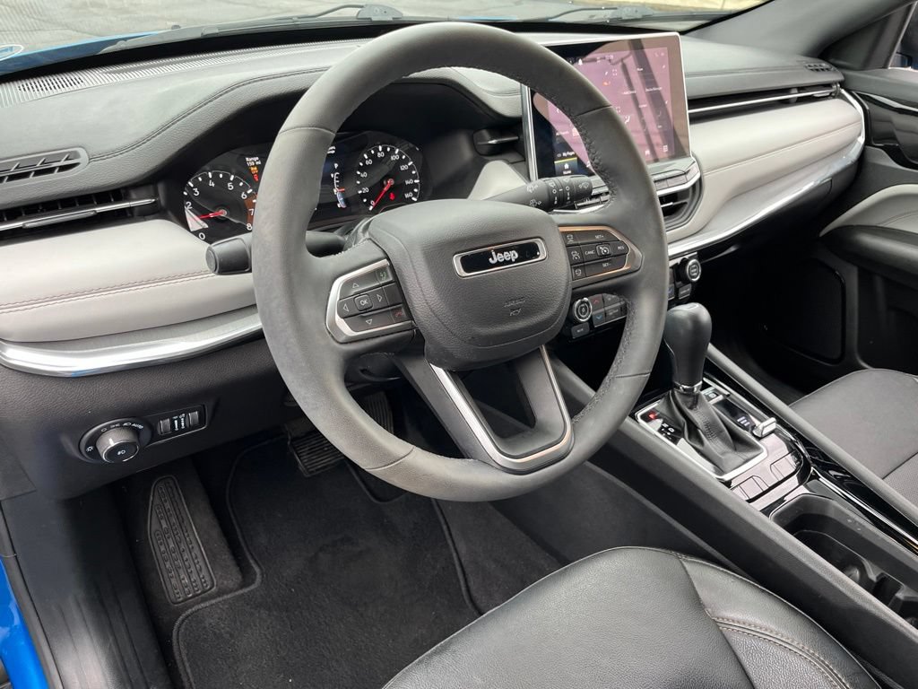 Used 2023 Jeep Compass Limited AWD/4WD image 15