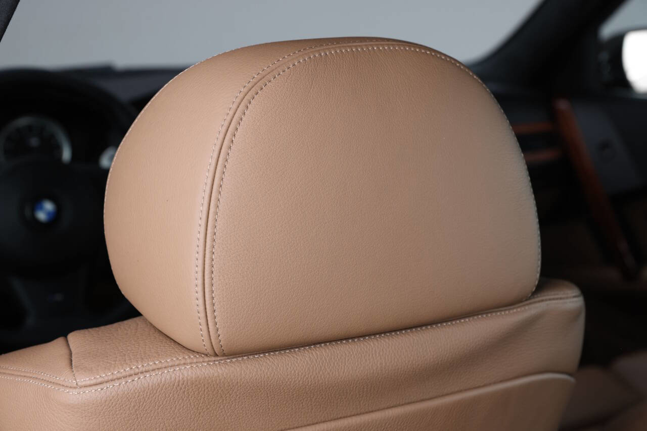 Used 2006 BMW M5 image 82